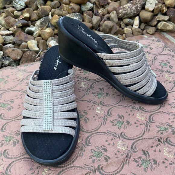 Skechers Women’s 9 Rumblers Hot Shot Tan Rhinestone Wedge Sandals Memory Foam - Picture 1 of 8